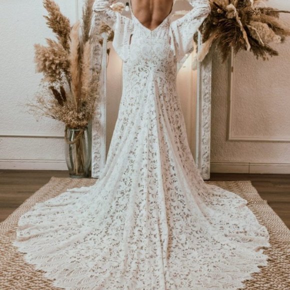 Rish Bridal - Lace Wedding Dress Gown. Ivory . Size 2 - Northern Star Collection - Picture 4 of 9